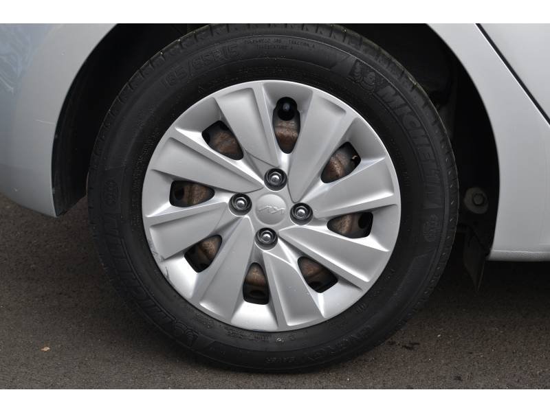 Kia Rio - Photo 8