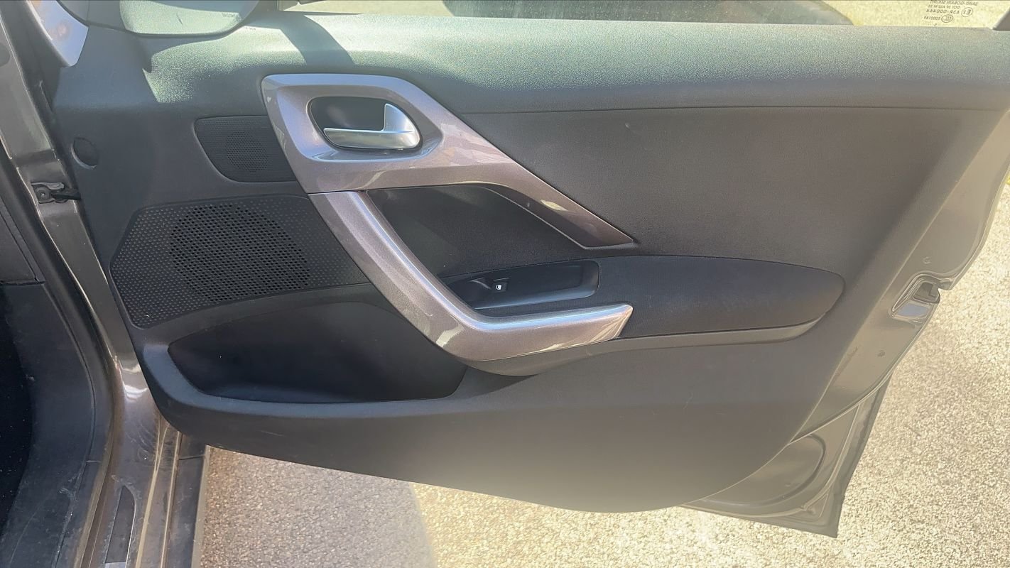 Peugeot 2008 - Photo 24