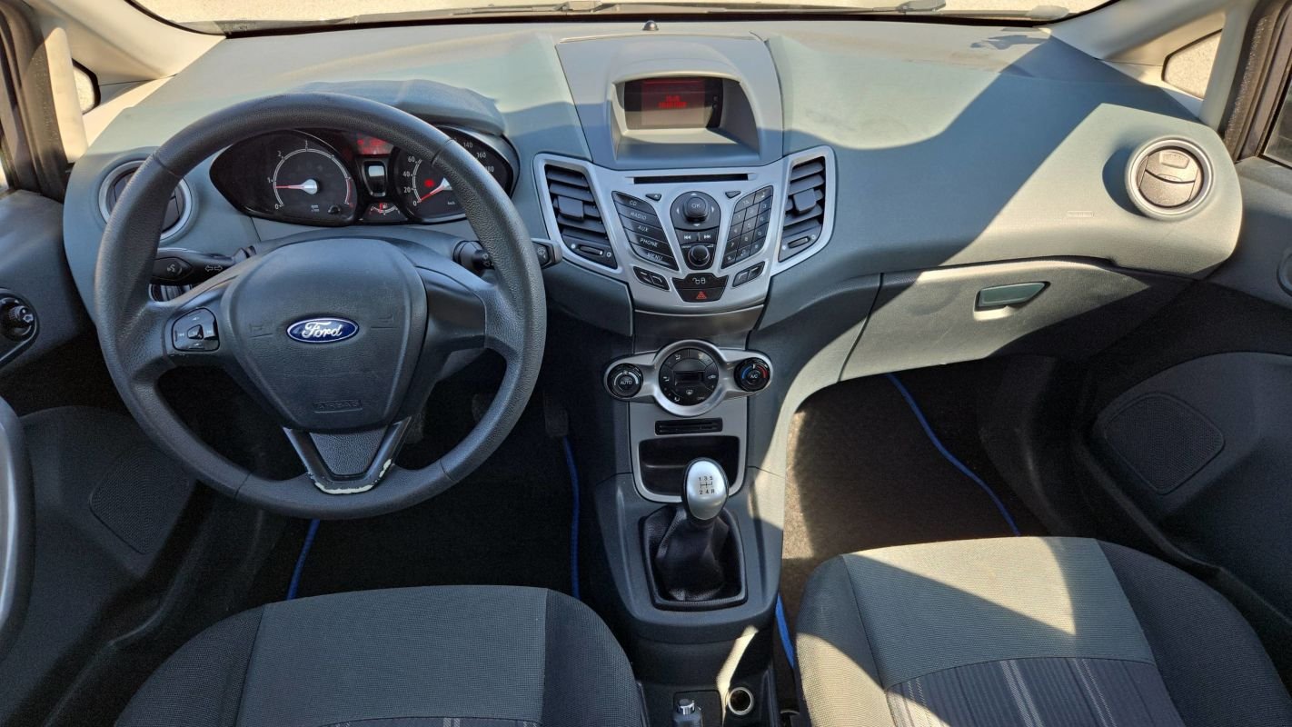 Ford Fiesta - Photo 11