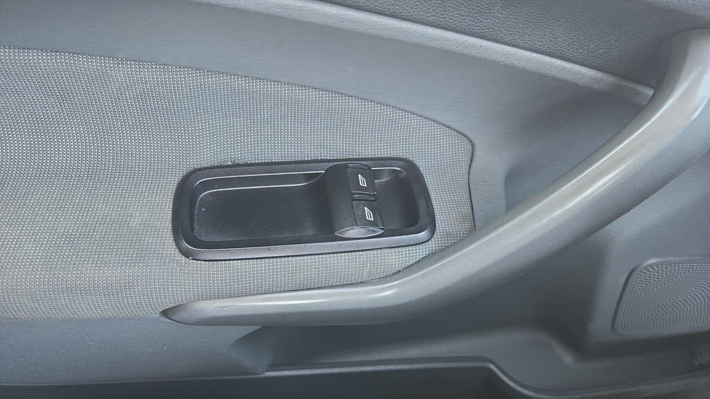 Ford Fiesta - Photo 22