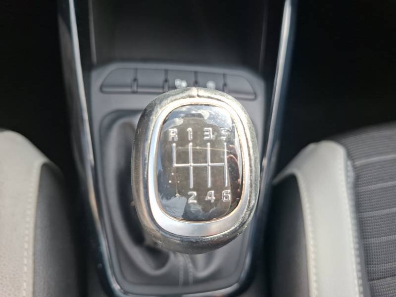 Kia Stonic - Photo 20