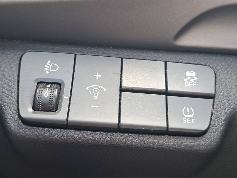 Kia Stonic - Photo 25