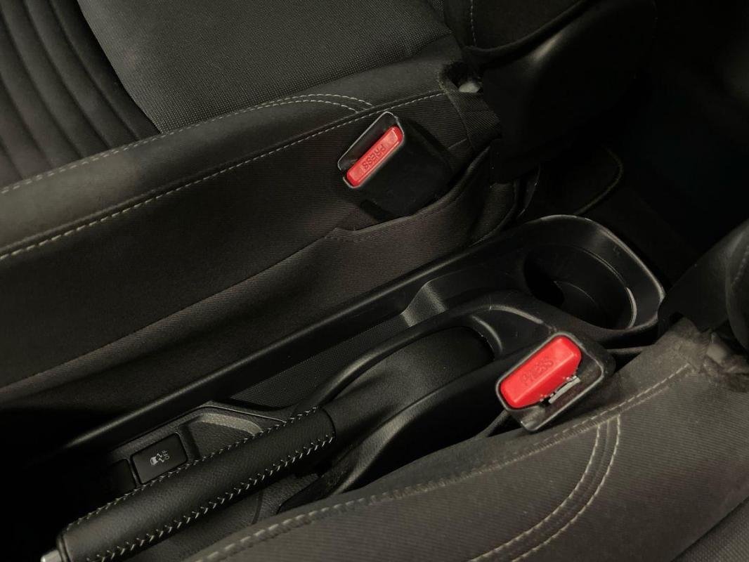 Toyota Yaris - Photo 12