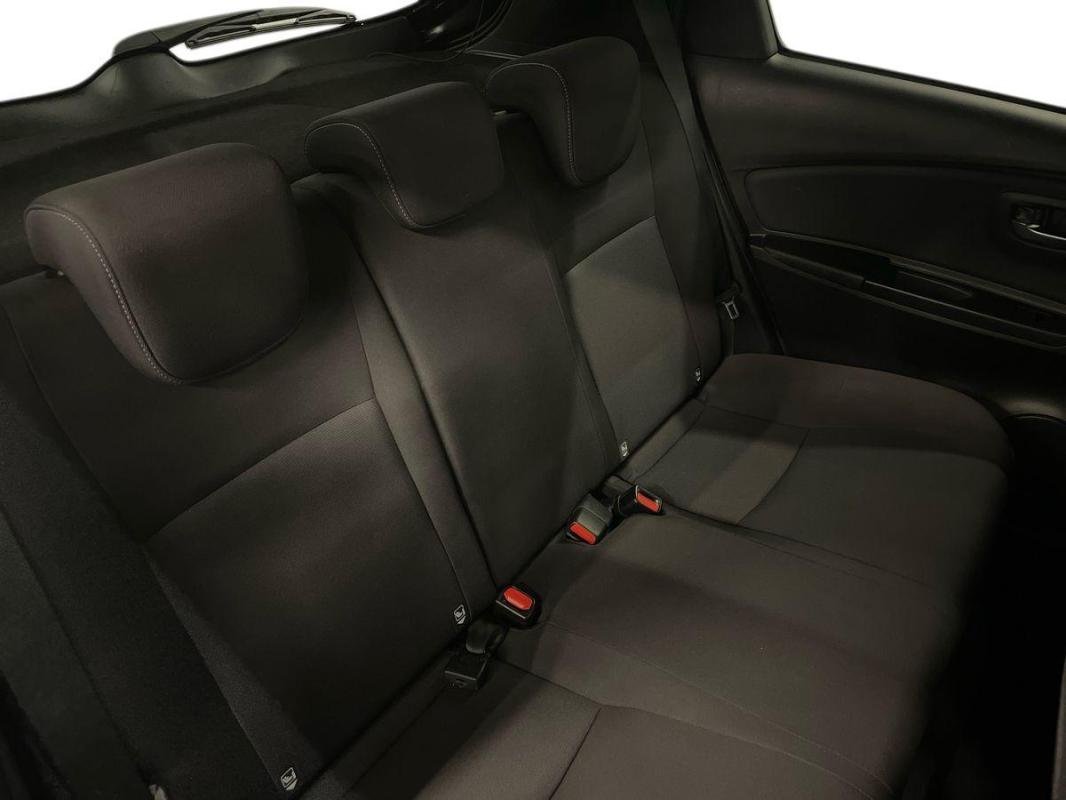 Toyota Yaris - Photo 23
