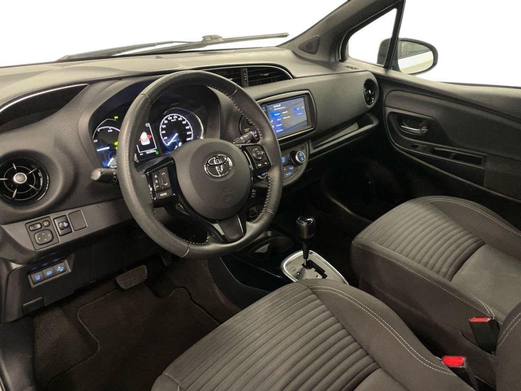 Toyota Yaris - Photo 9