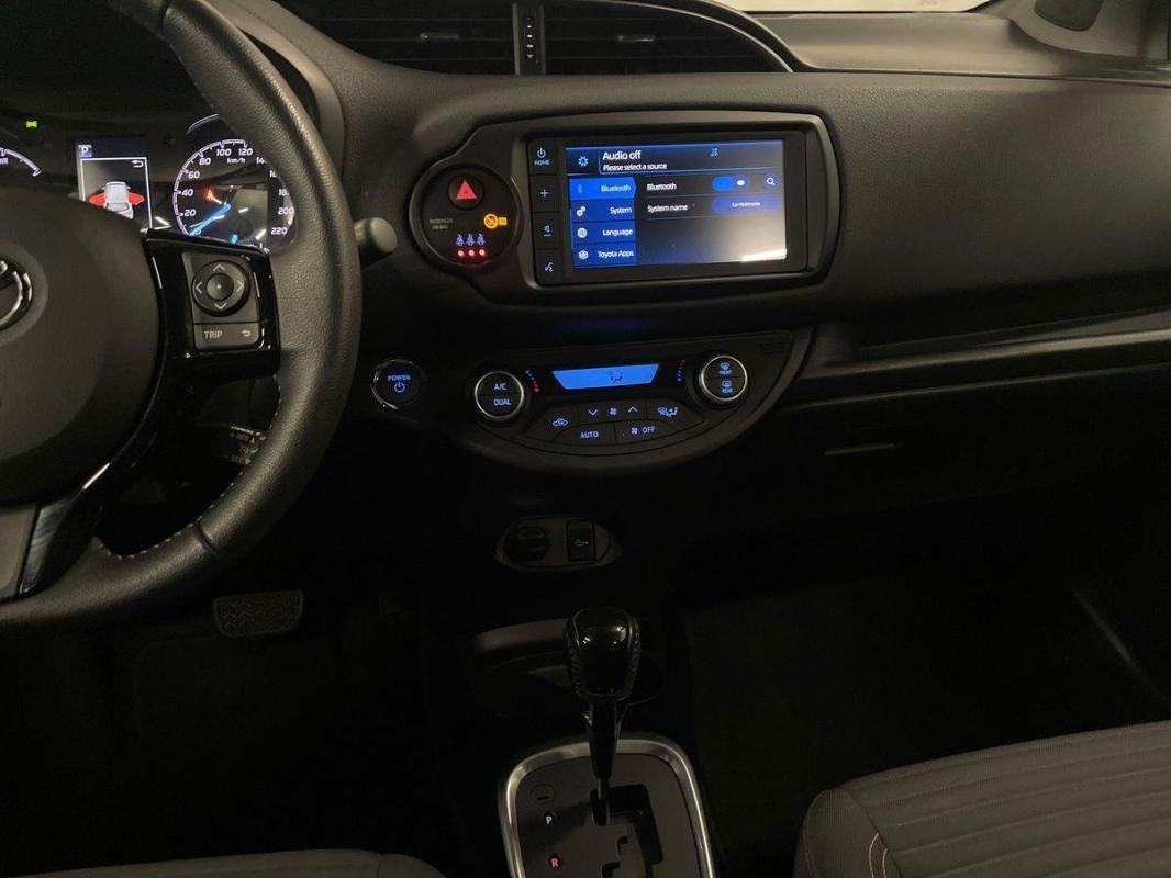 Toyota Yaris - Photo 10