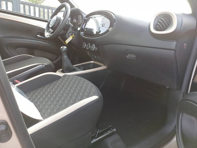 Toyota aygo x - Photo 17