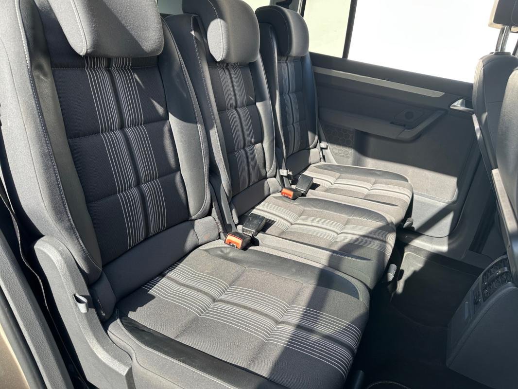 Volkswagen Touran - Photo 17