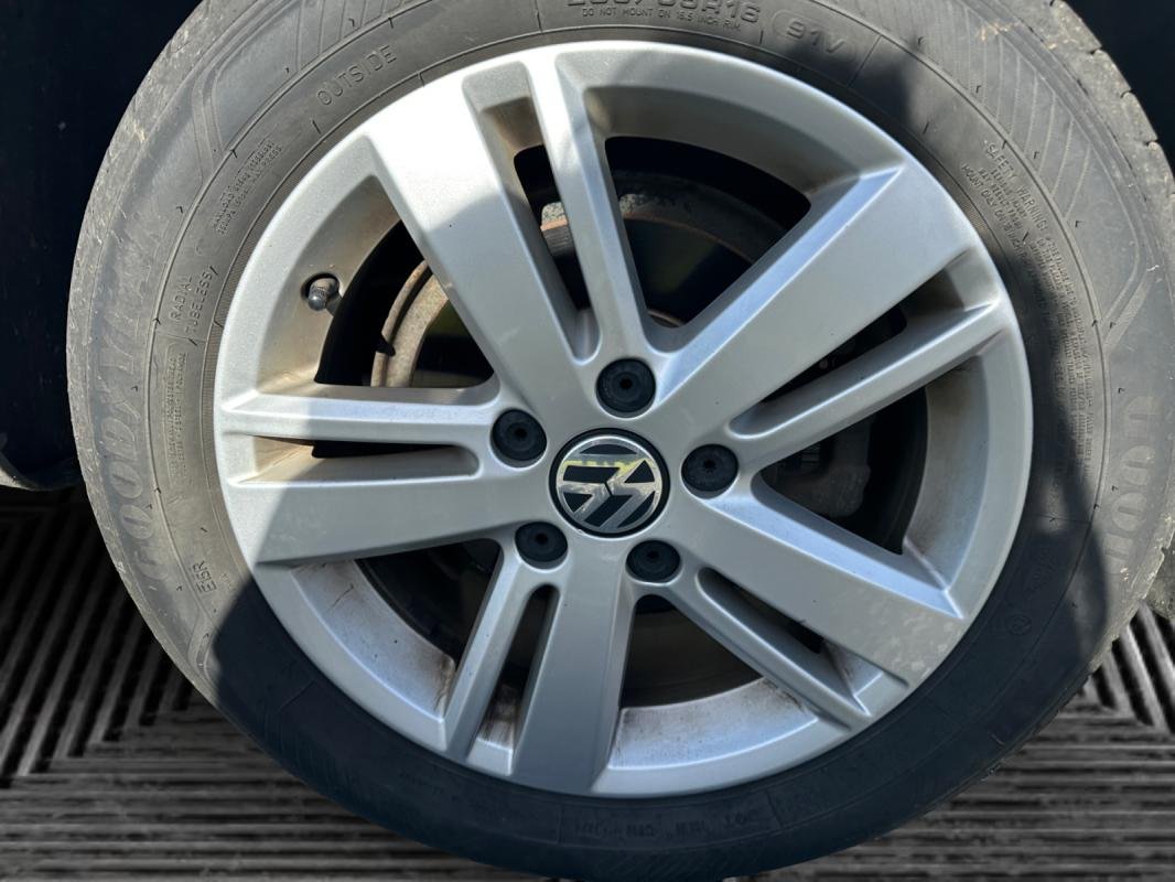 Volkswagen Touran - Photo 19