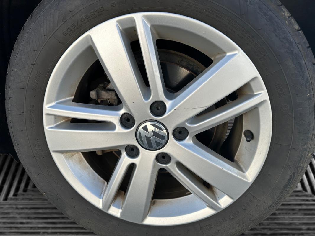 Volkswagen Touran - Photo 22