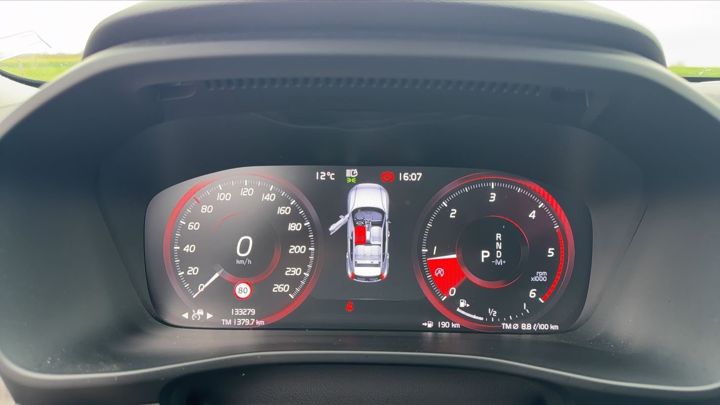 Volvo XC40 - Photo 12