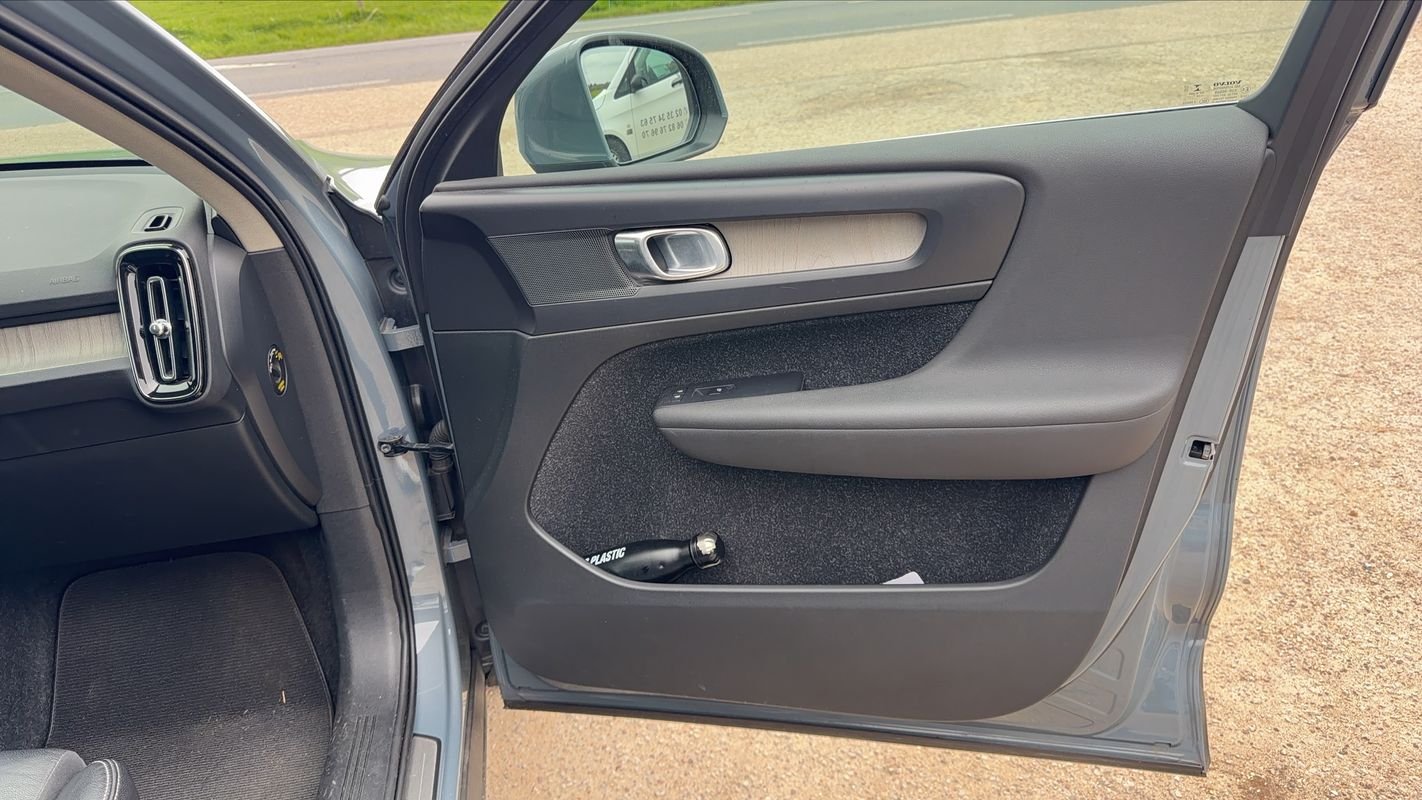 Volvo XC40 - Photo 23