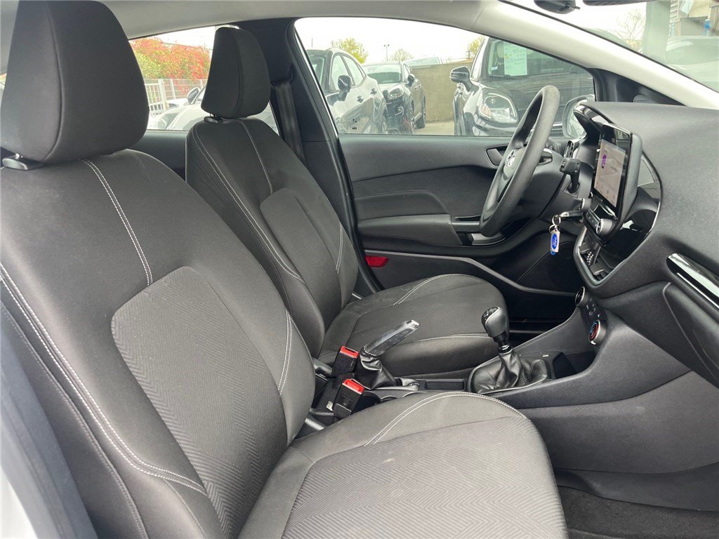 Ford Fiesta - Photo 12