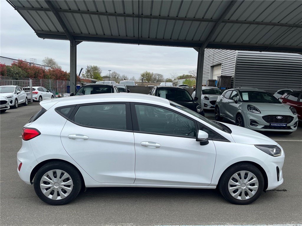 Ford Fiesta - Photo 5