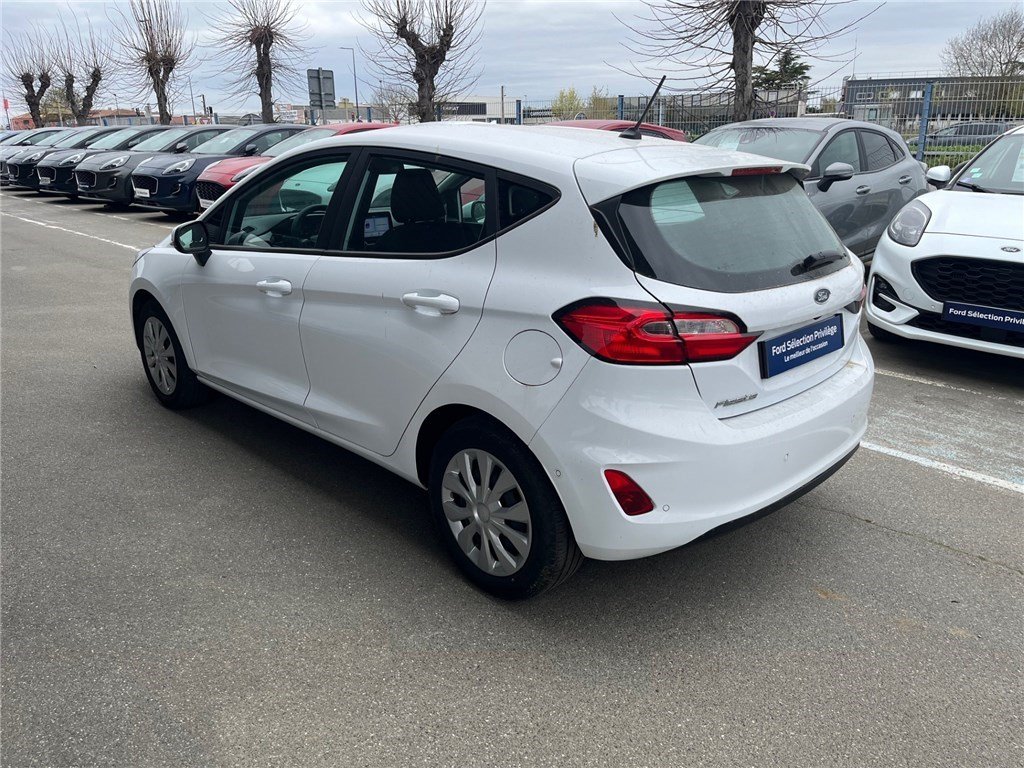 Ford Fiesta - Photo 8