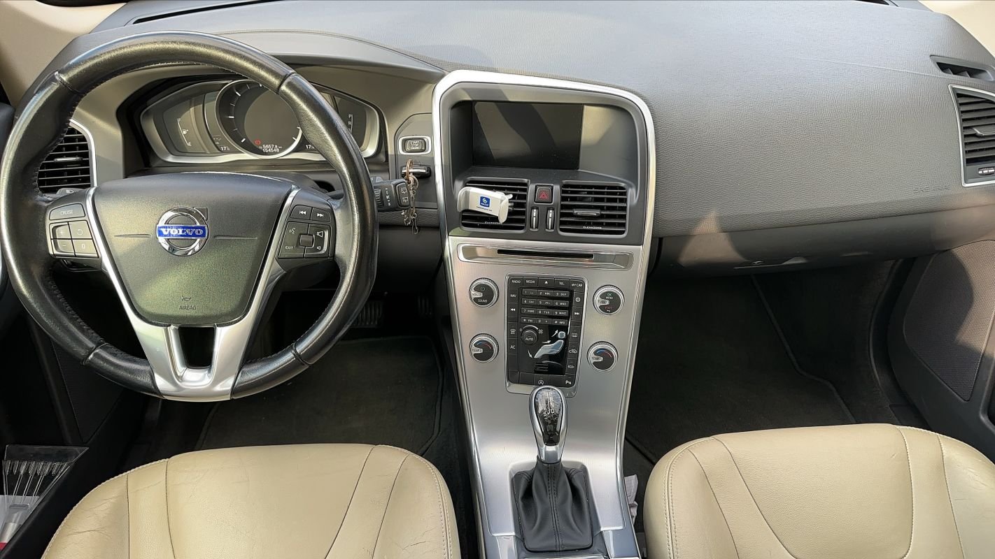Volvo XC60 - Photo 11