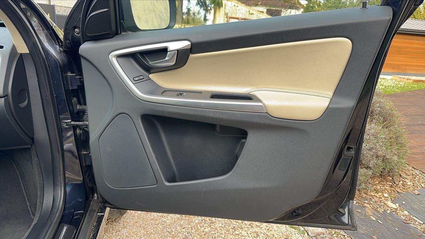 Volvo XC60 - Photo 24