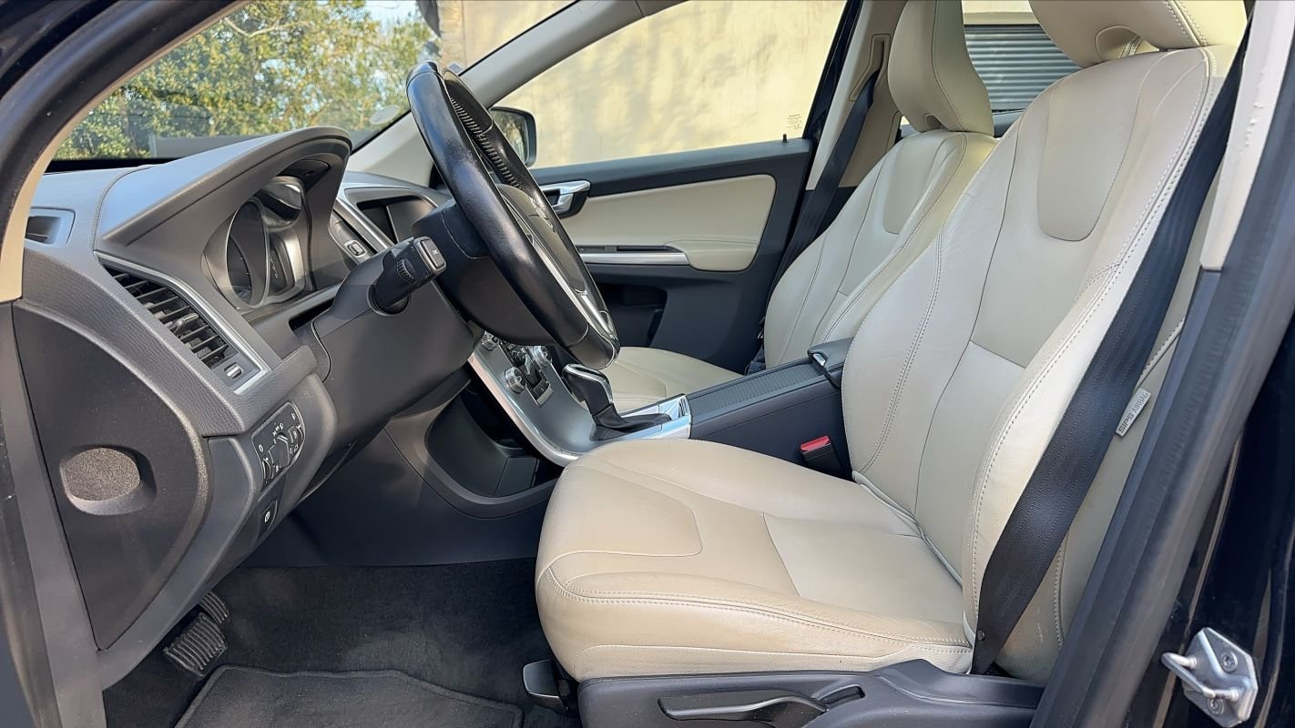 Volvo XC60 - Photo 25