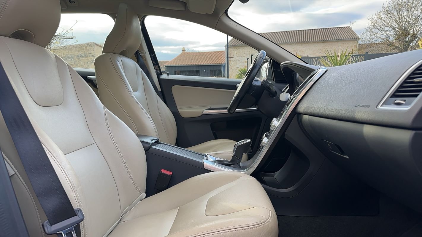 Volvo XC60 - Photo 26