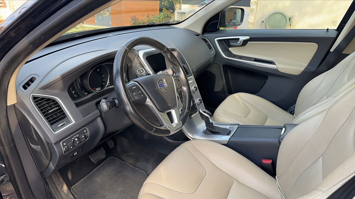 Volvo XC60 - Photo 8
