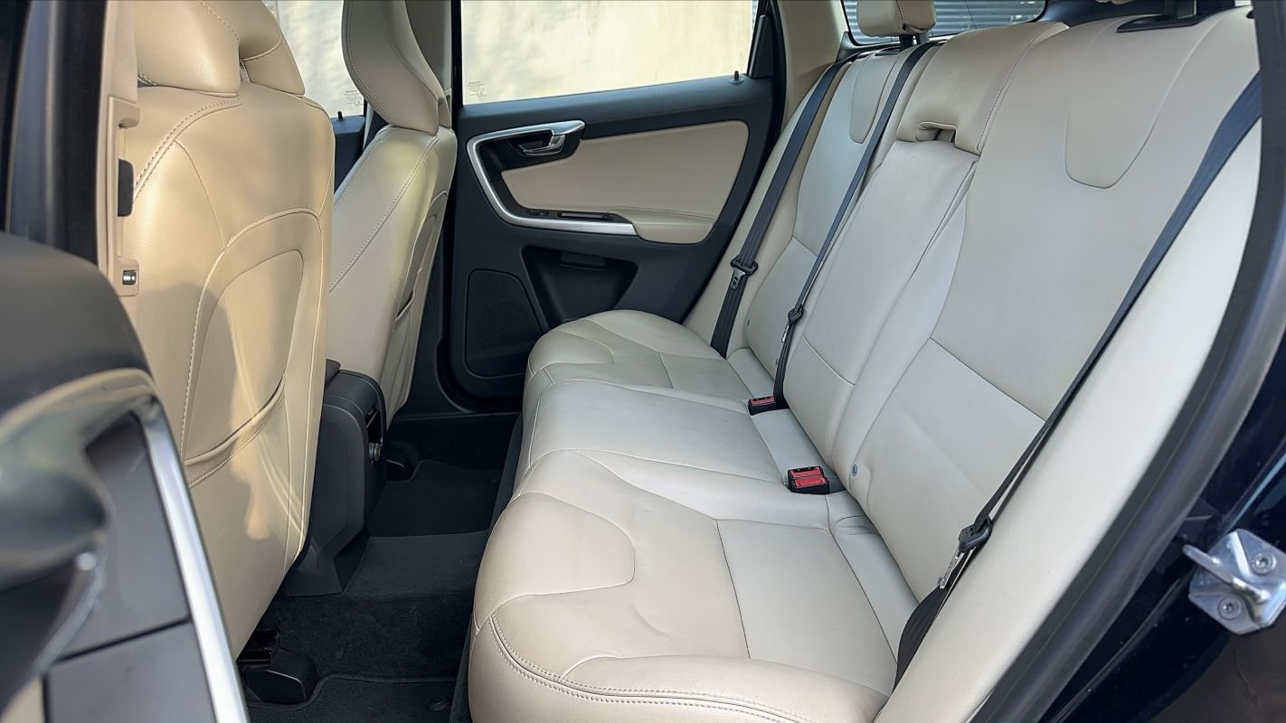 Volvo XC60 - Photo 9