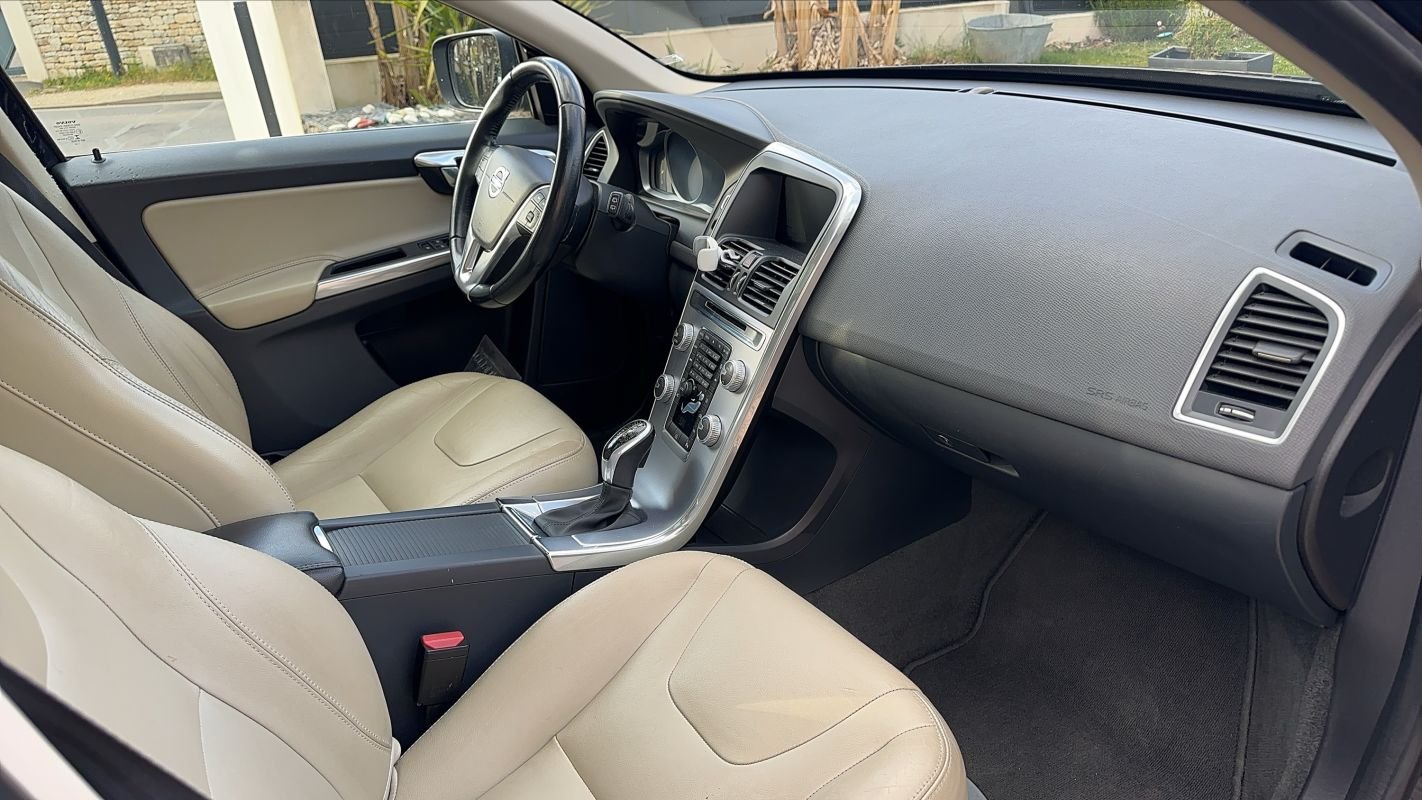 Volvo XC60 - Photo 10