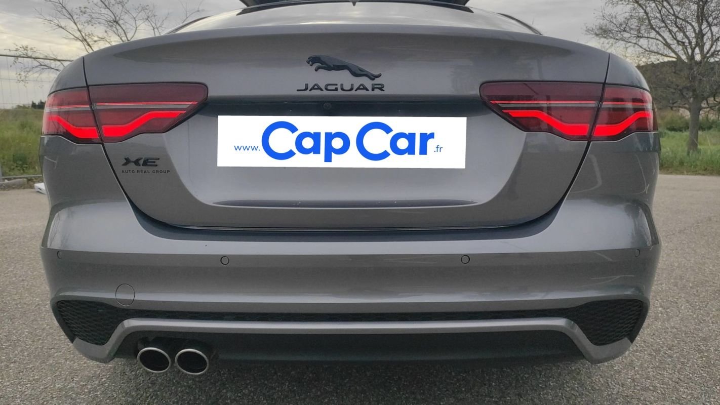 Jaguar XE - Photo 21