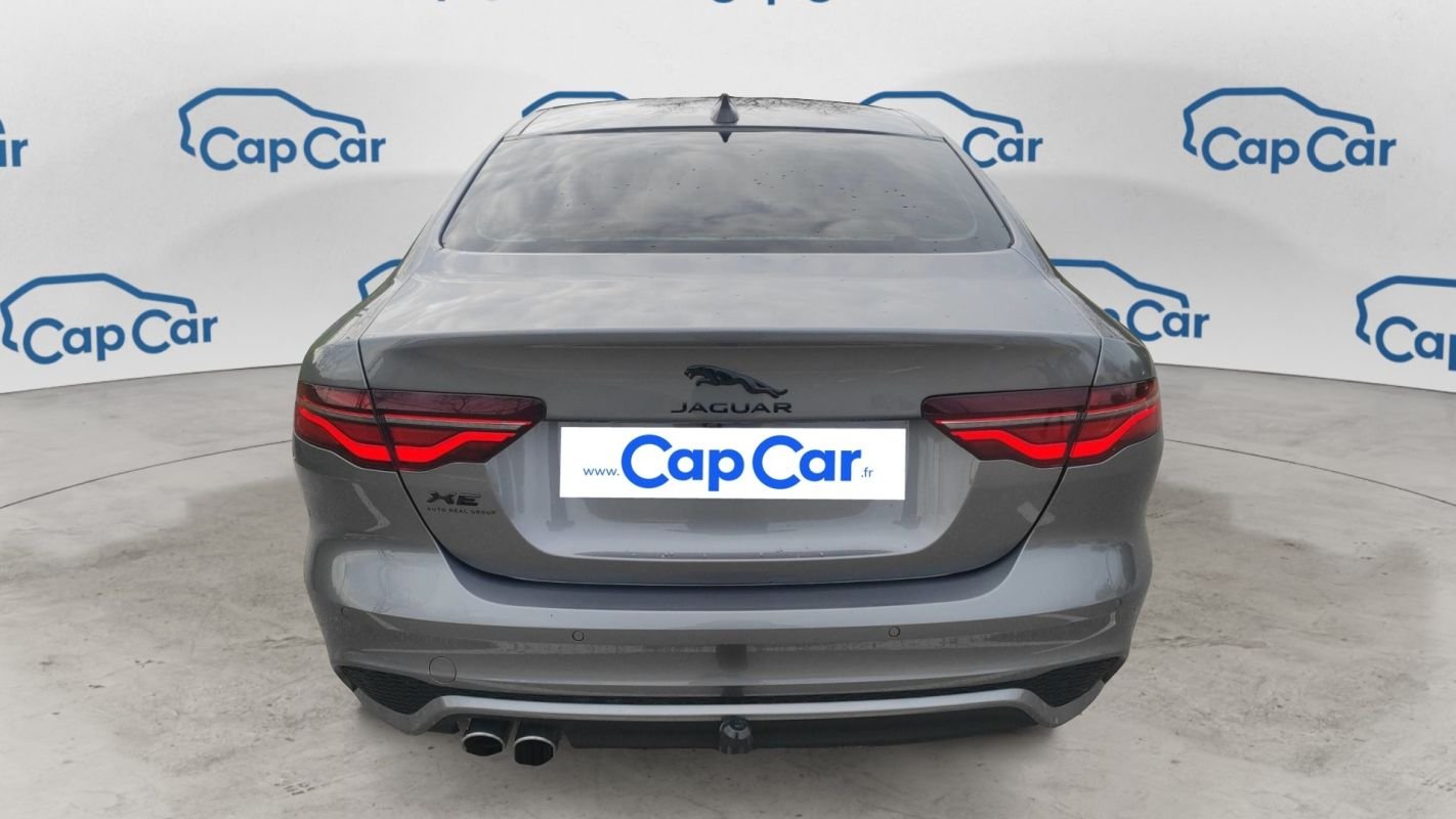 Jaguar XE - Photo 3