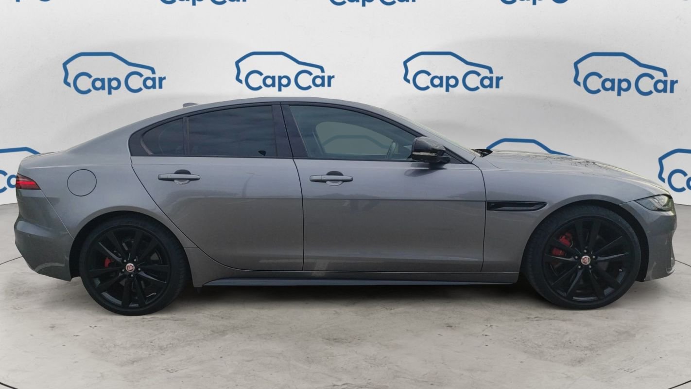 Jaguar XE - Photo 4