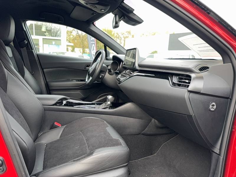 Toyota C-HR - Photo 12