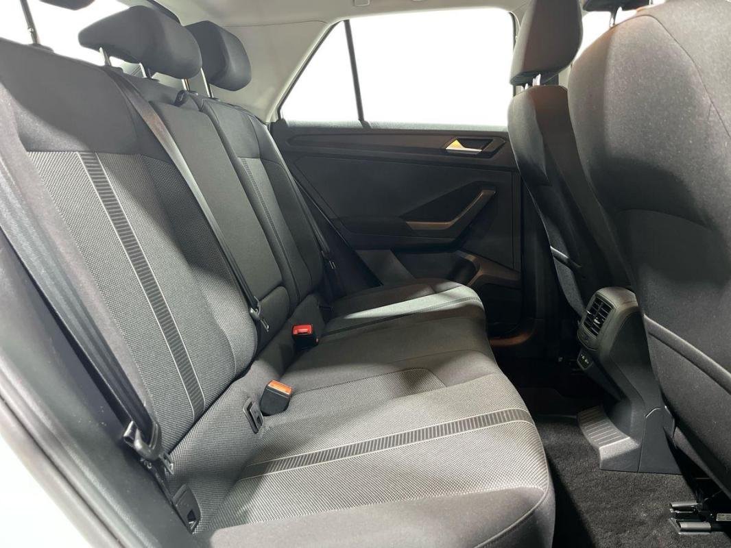 Volkswagen T-Roc - Photo 23