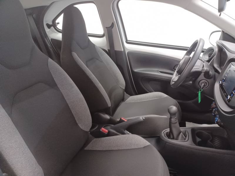 Toyota aygo x - Photo 17