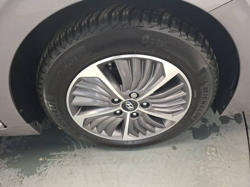 Hyundai Ioniq - Photo 13