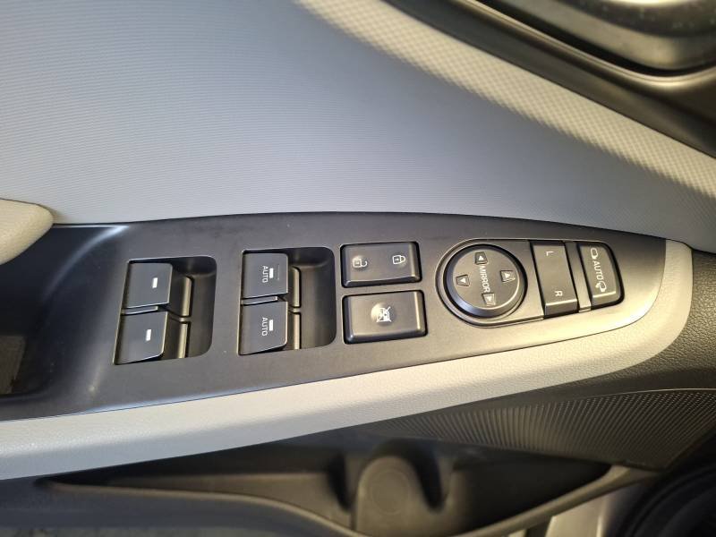 Hyundai Ioniq - Photo 18