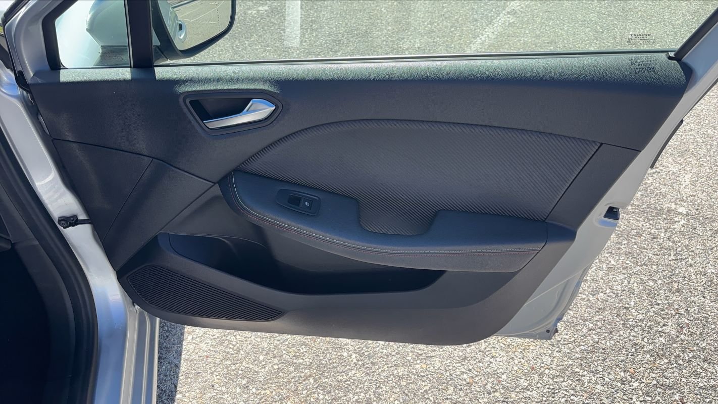 Renault Clio - Photo 24