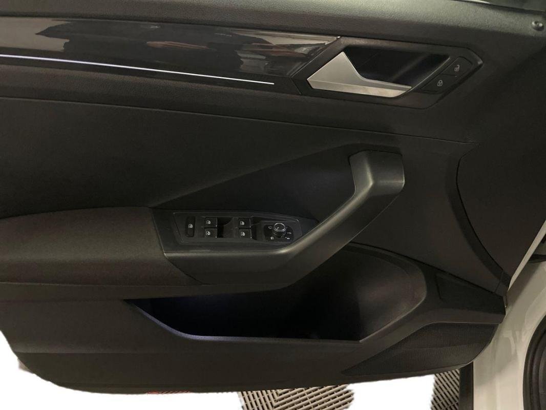 Volkswagen T-Roc - Photo 15
