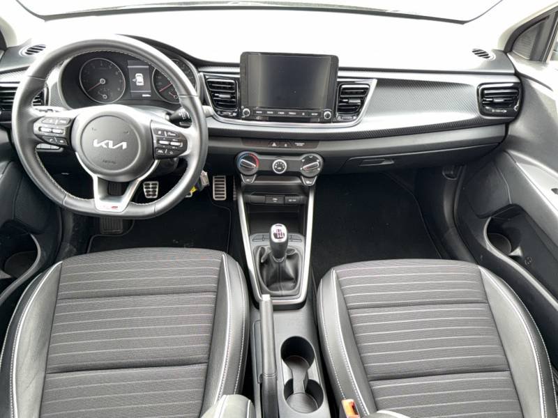 Kia Rio - Photo 11