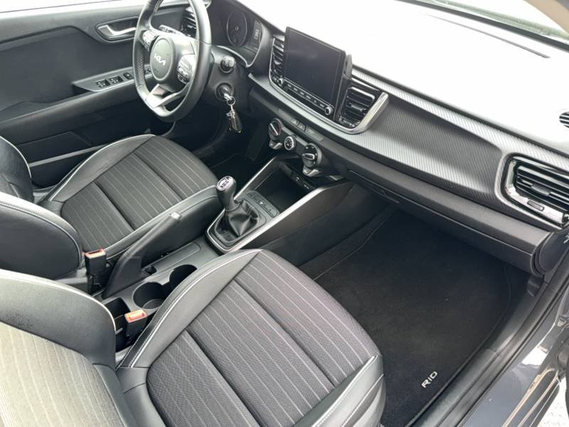 Kia Rio - Photo 12