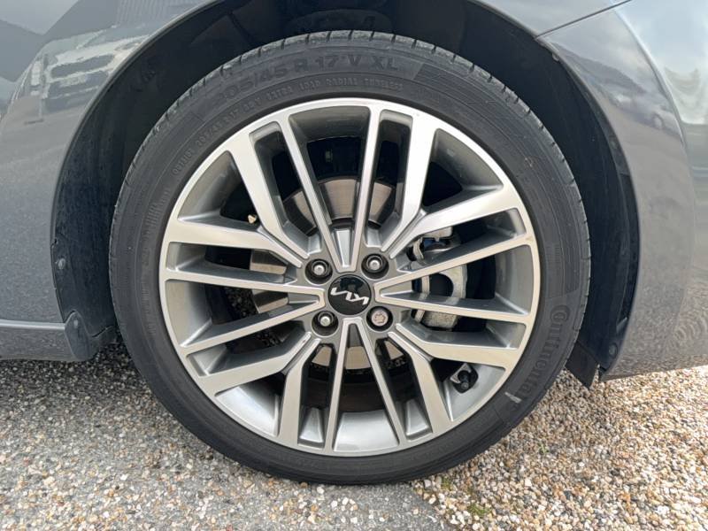 Kia Rio - Photo 13