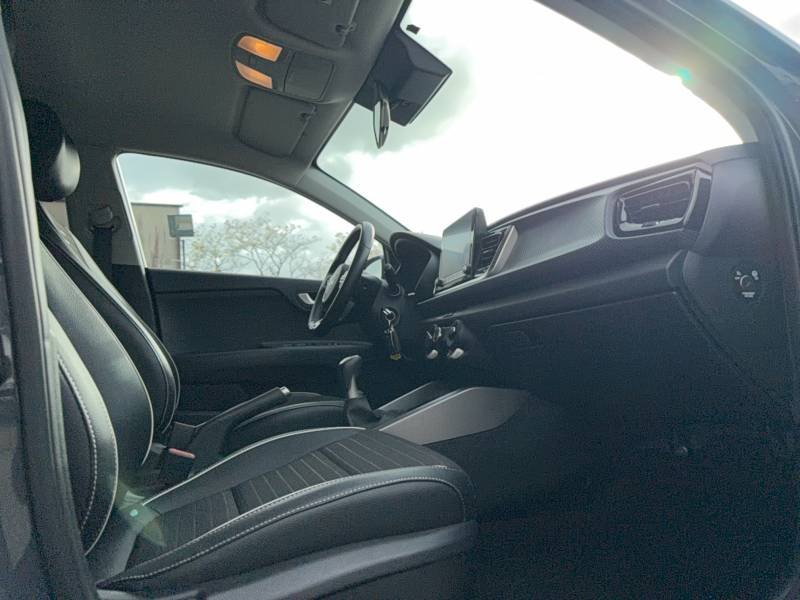 Kia Rio - Photo 18