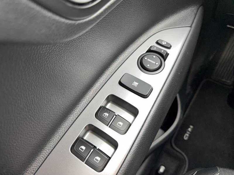 Kia Rio - Photo 21