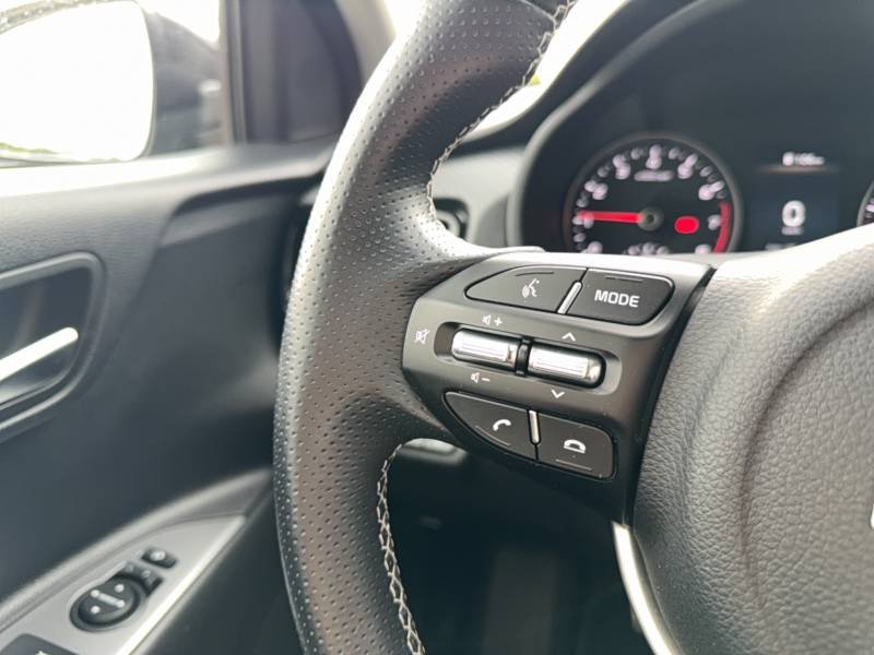 Kia Rio - Photo 25