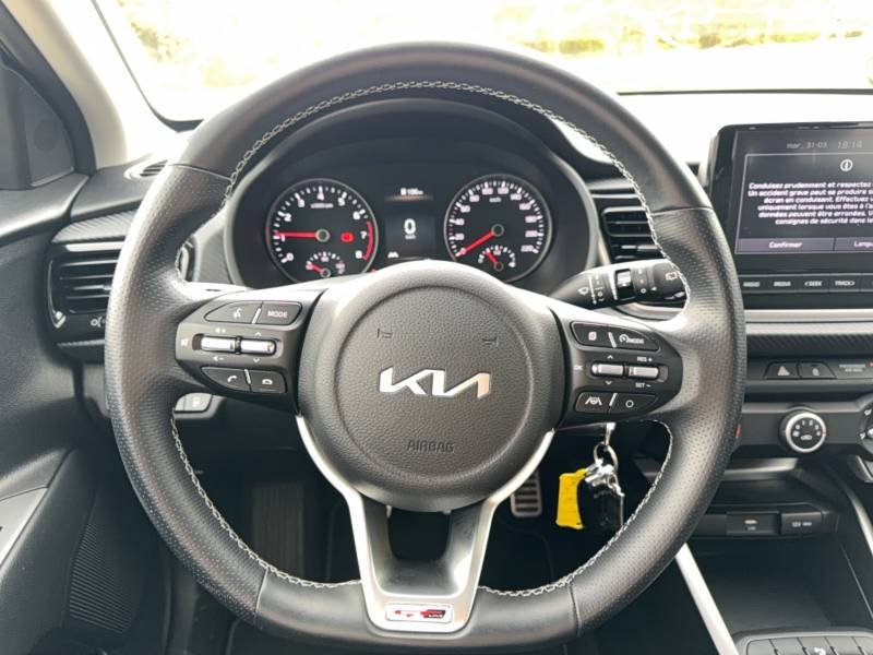 Kia Rio - Photo 26