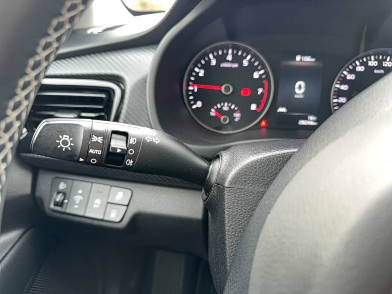 Kia Rio - Photo 28