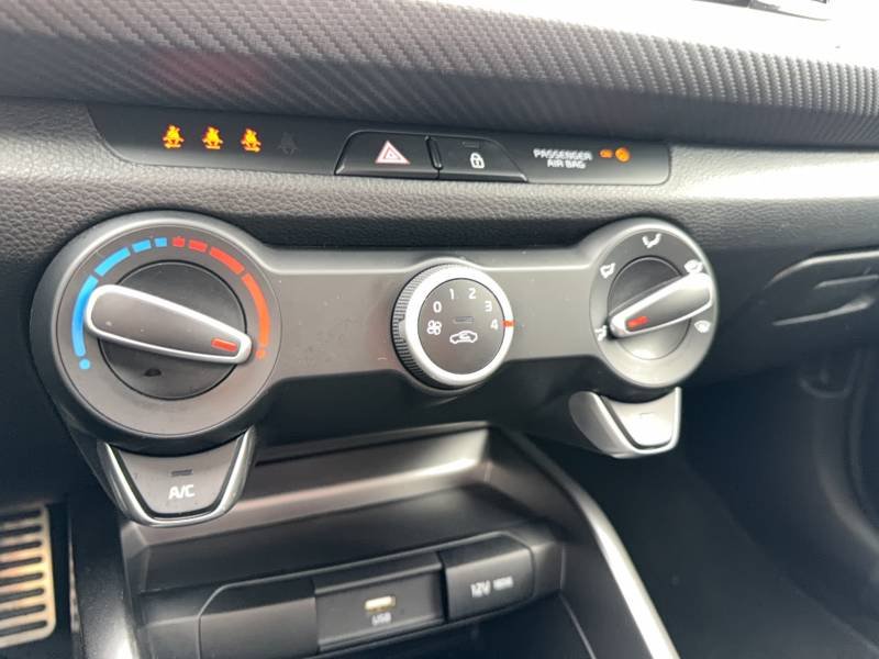 Kia Rio - Photo 31