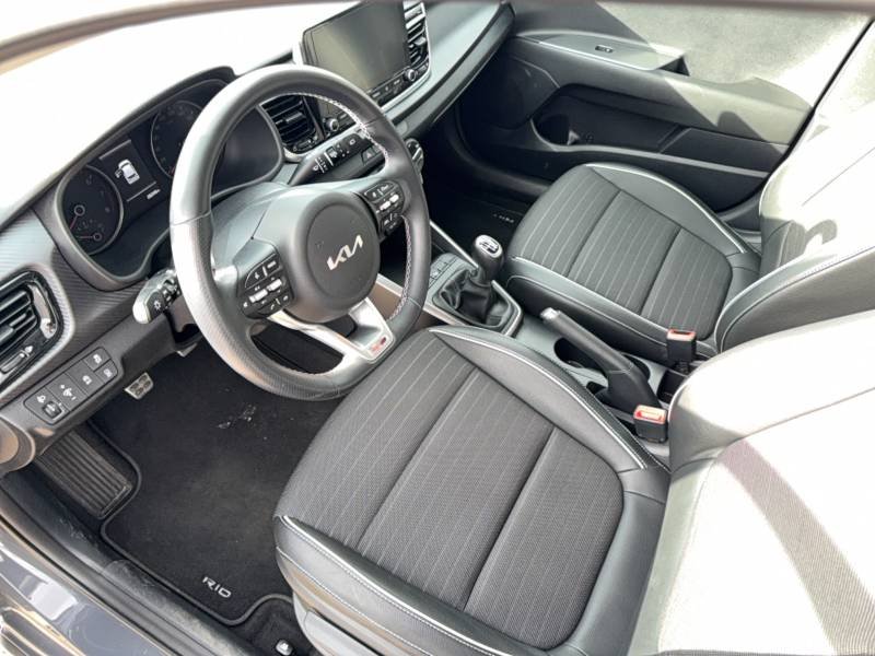 Kia Rio - Photo 10