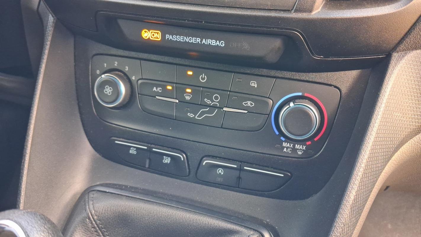 Ford Transit Connect - Photo 18