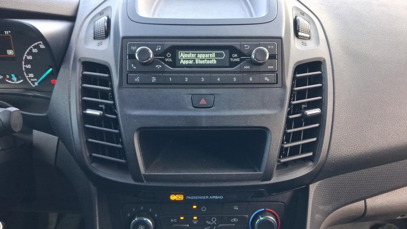 Ford Transit Connect - Photo 20