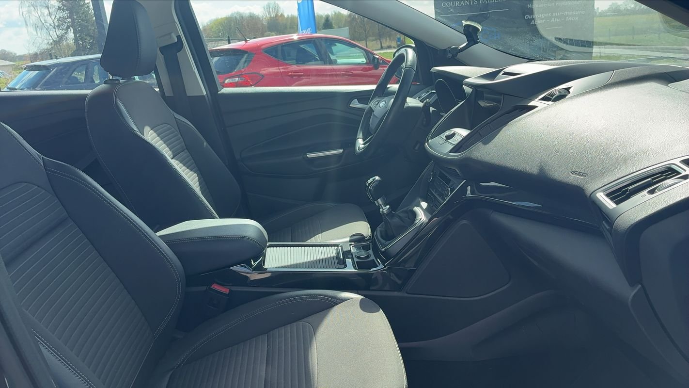 Ford Kuga - Photo 26