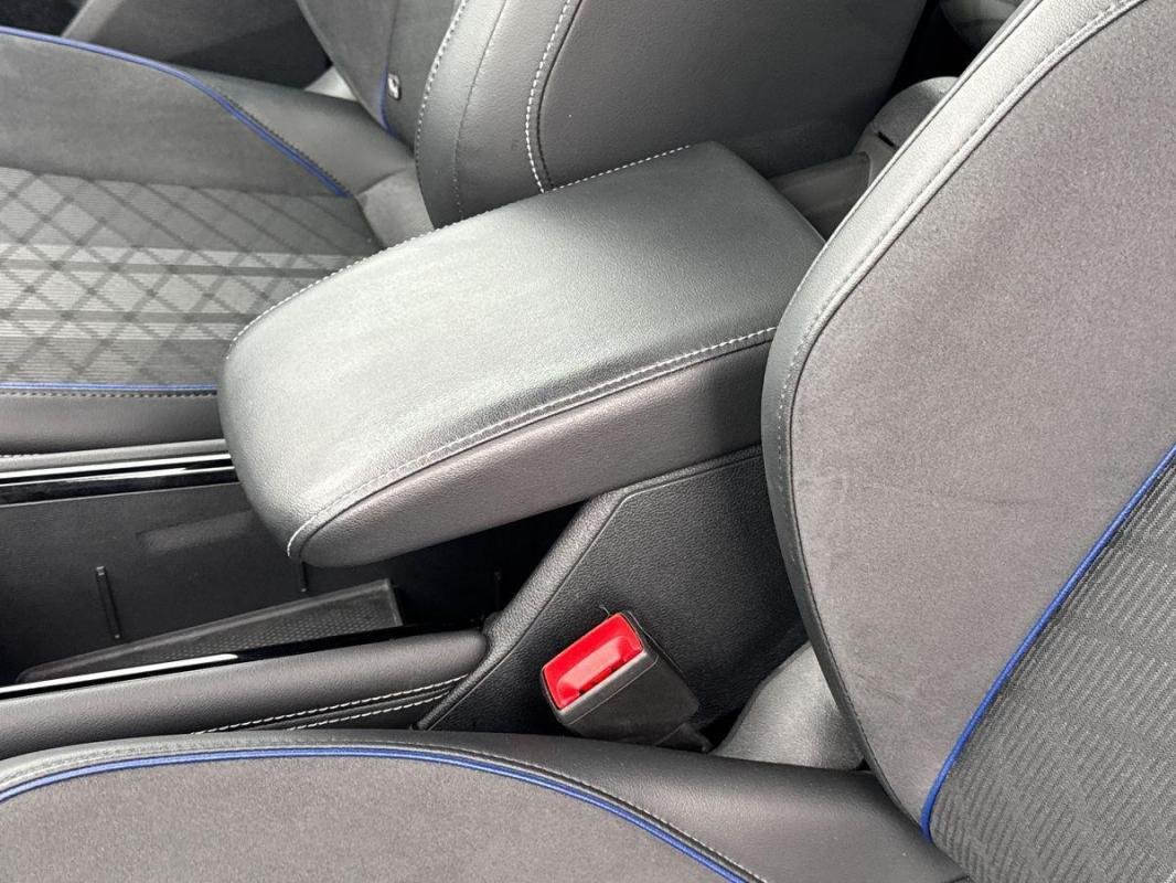 Volkswagen Tiguan - Photo 12